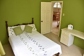 Amarilla Apts