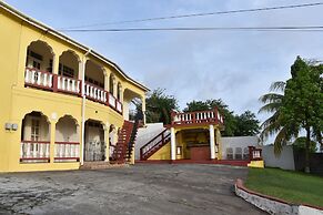 Amarilla Apts