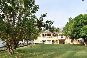 Amarilla Apts
