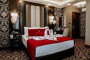 Grand Lark Otel