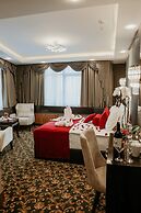 Grand Lark Otel