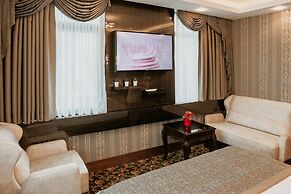 Grand Lark Otel