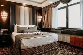 Grand Lark Otel
