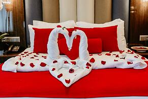 Grand Lark Otel