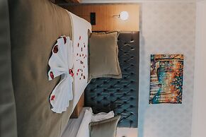 Grand Lark Otel