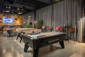 Moxy York