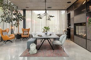 Moxy York