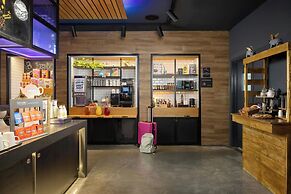 Moxy York