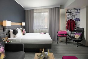 Moxy York
