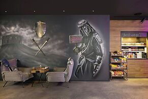 Moxy York