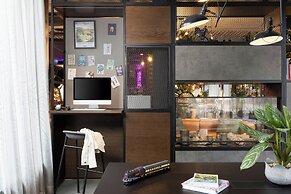 Moxy York