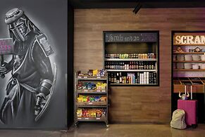 Moxy York