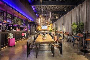 Moxy York