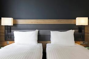 Moxy York