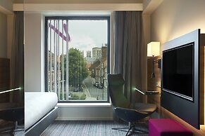 Moxy York