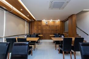 Capital O 27658 Hotel New Mohit Regency