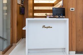 Capital O 27658 Hotel New Mohit Regency