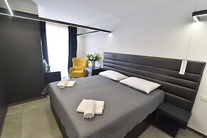 Mono Apartments & Rooms