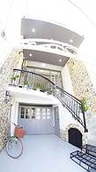Bobo House