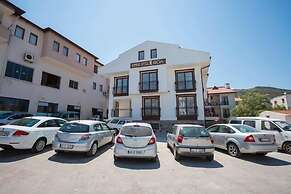 Emre Hotel 10 Oda