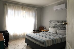 Golden Lantern Guest Lodge