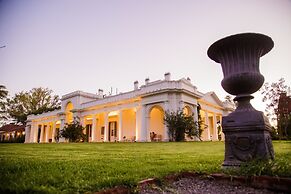 Estancia La Paz Hotel