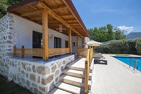Eroglu Villas