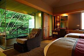 Hakone Kamon