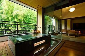 Hakone Kamon