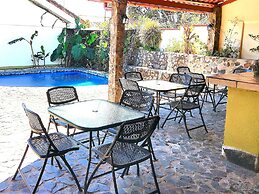 Dos Palmas Studio Apartments