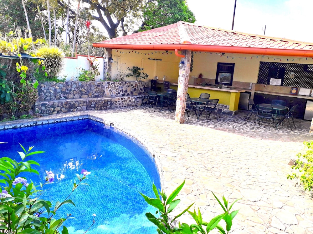 Dos Palmas Studio Apartments