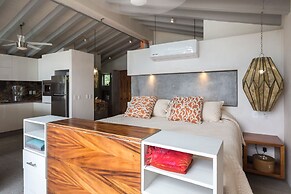 Anjali Casa Divina