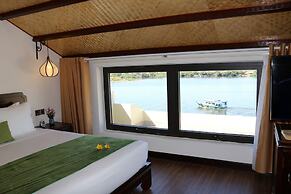 Roxana River Villa