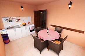 Apartments & Rooms Vanja
