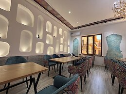 AYUB Modern & Heritage HOTEL
