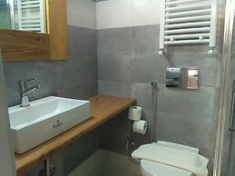 Spitakia Cottages