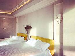 Elegance Hotel