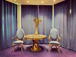 Elegance Hotel