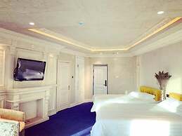 Elegance Hotel
