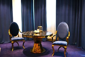 Elegance Hotel