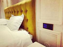 Elegance Hotel