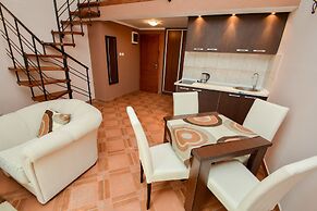 Apartment House 91