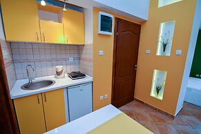 Apartment House 91