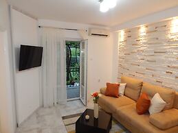 Apartment House 91