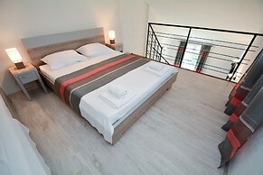 Apartment House 91