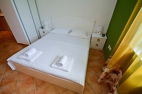 Apartment House 91