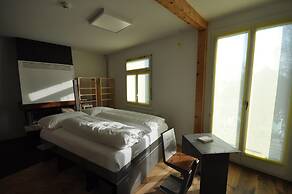 BS16 HOTEL