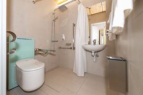 BS16 HOTEL