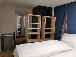BS16 HOTEL