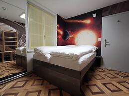BS16 HOTEL